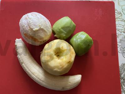 Naudingas vaisių salotas Žingsnis 1