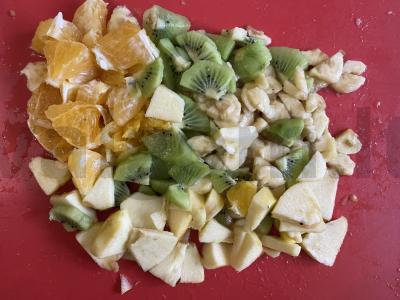 Naudingas vaisių salotas Žingsnis 2