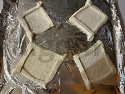 Sūrio picos vyniojimai iš sluoksniuotos tešlos Žingsnis 6