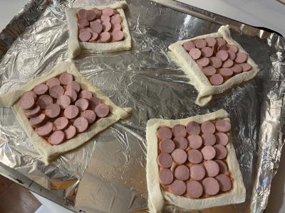 Sūrio picos vyniojimai iš sluoksniuotos tešlos Žingsnis 11