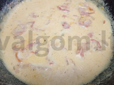 Farfalle su bekono, grietinėlės ir sūrio padažu Žingsnis 6