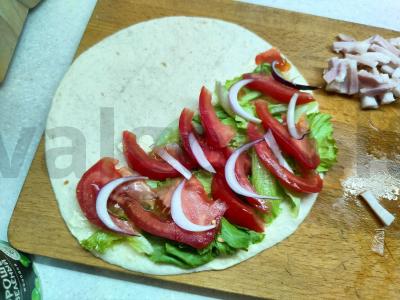 Tortilija iš kvietinės plokštelės su daržovėmis Žingsnis 3