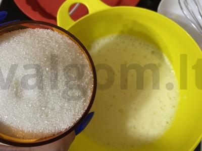 Greitas pyragas su manų kruopomis arbatai Žingsnis 2