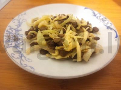 Virta lęša su keptu svogūnu ir sūriu pagrindine nuotrauka