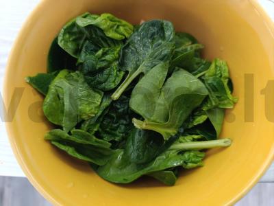 Salotos su špinatais ir putpelių kiaušiniu Žingsnis 3