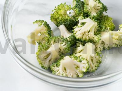 Brokolių salotos Žingsnis 1