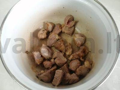 Kiaulienos guliašas su prieskoniais plovui Žingsnis 4