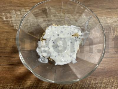 Varškės desertas iš sausainių su chia sėklomis ir šokoladu Žingsnis 3