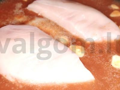 Vištienos filė pomidorų padaže su česnaku Žingsnis 4