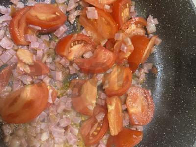 Šoninė su pomidorais kiaušinyje Žingsnis 3