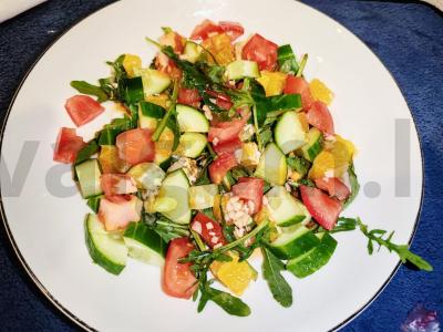 Salotas su rukola, apelsinu, žemės riešutais ir sūriu Žingsnis 7