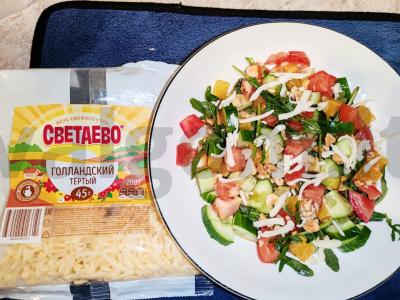 Salotas su rukola, apelsinu, žemės riešutais ir sūriu Žingsnis 9