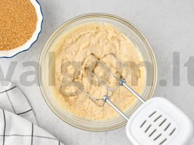 Raisinų ir graikinių riešutų keksiukas Žingsnis 3