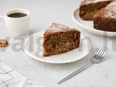 Raisinų ir graikinių riešutų keksiukas pagrindine nuotrauka