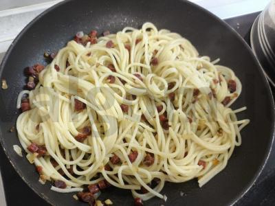 Karbona su rūkytomis dešrelėmis Žingsnis 6