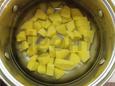 Pomidorų sriuba su daržovėmis ir sūriu Žingsnis 1