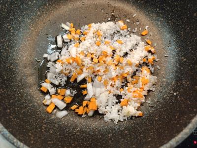 Pomidorų sriuba su daržovėmis ir sūriu Žingsnis 2