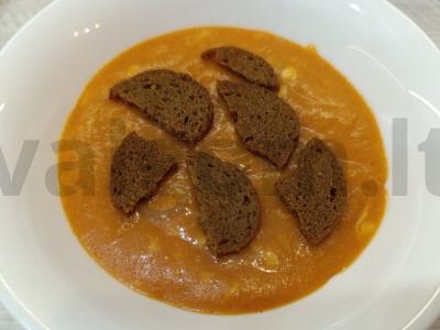 Pomidorų sriuba su daržovėmis ir sūriu pagrindine nuotrauka