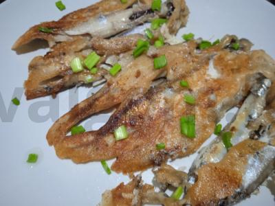 Kepta šprotų žuvis alaus tešloje pagrindine nuotrauka