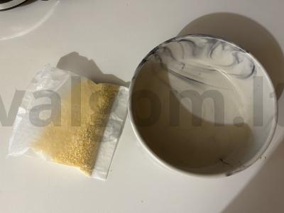 Kukurūzų košė su kakavos milteliais mikrobangų krosnelėje Žingsnis 1