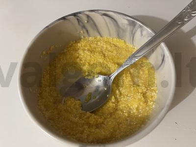 Kukurūzų košė su kakavos milteliais mikrobangų krosnelėje Žingsnis 5