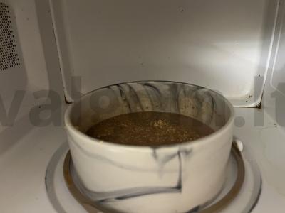 Kukurūzų košė su kakavos milteliais mikrobangų krosnelėje Žingsnis 12