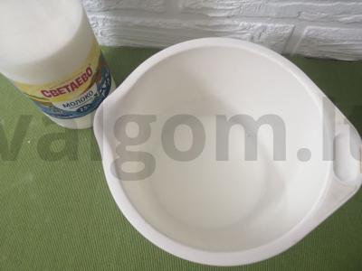 Pankekai su pienu „Purūs“ Žingsnis 1