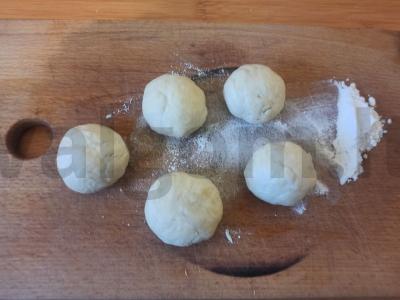 Kibinai su varške ir cukrumi orkaitėje Žingsnis 2