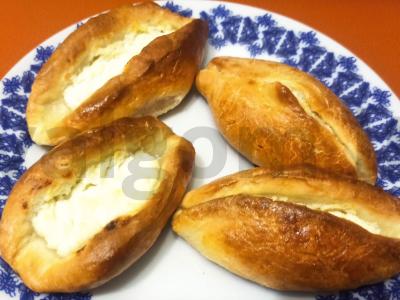 Kibinai su varške ir cukrumi orkaitėje pagrindine nuotrauka