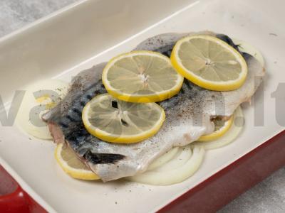 Skumbrija su citrina ir svogūnais orkaitėje Žingsnis 4