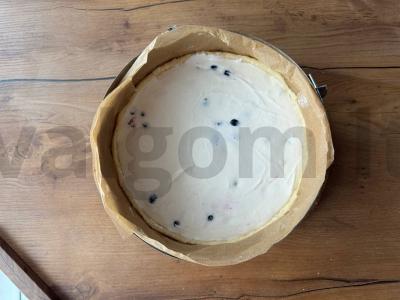 Grietinėlės pyragas su uogomis varškės tešloje Žingsnis 6