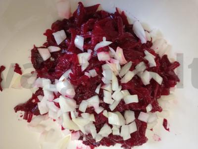 Burokėlių salotas su silke ir vynuogių aliejumi Žingsnis 2