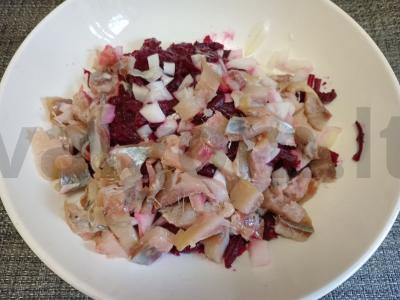 Burokėlių salotas su silke ir vynuogių aliejumi Žingsnis 3