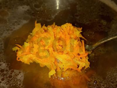 Vištienos sriuba su žaliaisiais lęšiais Žingsnis 7