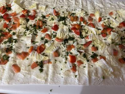 Sotūs ritinėliai lavaše su šviežiu krapu ir žuvimi Žingsnis 8