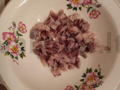 Salotas „Patingėjusi silkė po kailiu“ Žingsnis 1