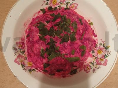 Salotas „Patingėjusi silkė po kailiu“ pagrindine nuotrauka