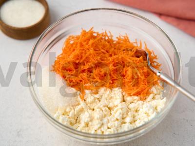 Morkų-varškės pyragas su bananais Žingsnis 2