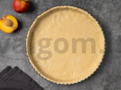 Saldžiarūgštis pyragas su sezoniniais vaisiais Žingsnis 4