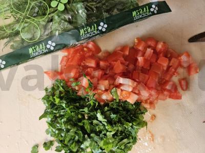 Sultinga makaronų patiekalas su dešrelėmis ir daržovėmis Žingsnis 3