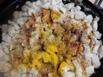 Vištienos krūtinėlė, troškinta su ciberžole Žingsnis 1