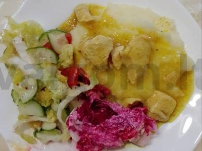 Vištienos krūtinėlė, troškinta su ciberžole pagrindine nuotrauka