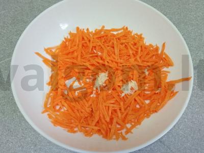 Greita morkų salotos pagal korėjietišką receptą Žingsnis 2