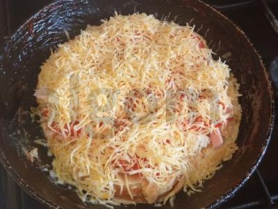 Pica su vištiena ir sūriu ant batonėlio Žingsnis 10