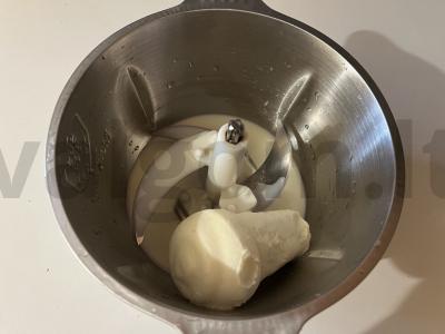 Pieno-vyšnių kokteilis su ledais Žingsnis 3