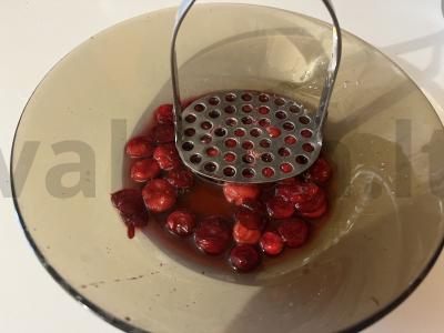 Pieno-vyšnių kokteilis su ledais Žingsnis 6