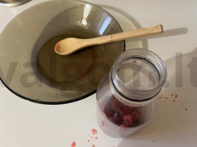 Pieno-vyšnių kokteilis su ledais Žingsnis 8