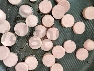 Makaronai su dešrelėmis, kiaušiniu ir pienu per 15 minučių Žingsnis 1