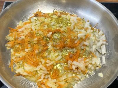 Lengvas ryžių sriuba su vištienos kotletais Žingsnis 2