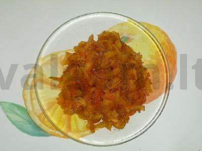 Troškinta kopūstai su kiauliena ir pomidorų pasta pagrindine nuotrauka